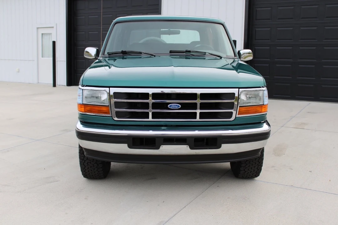 1996 Ford Bronco 5th Gen - Image 2 of 17