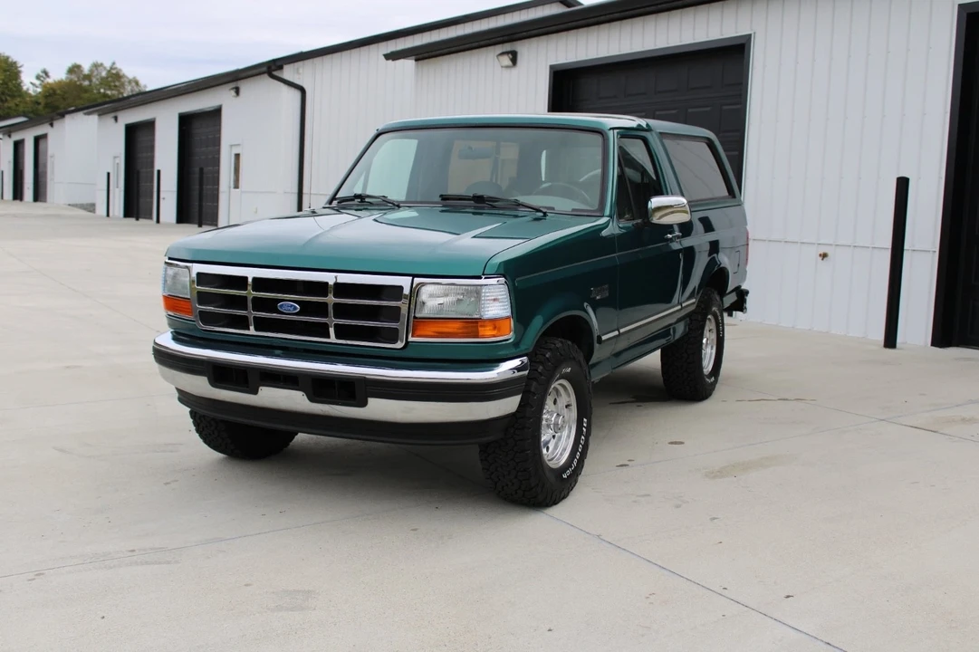 1996 Ford Bronco 5th Gen - Image 3 of 17