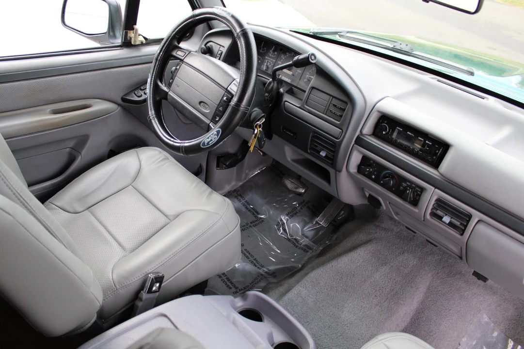 1996 Ford Bronco 5th Gen - Image 13 of 17