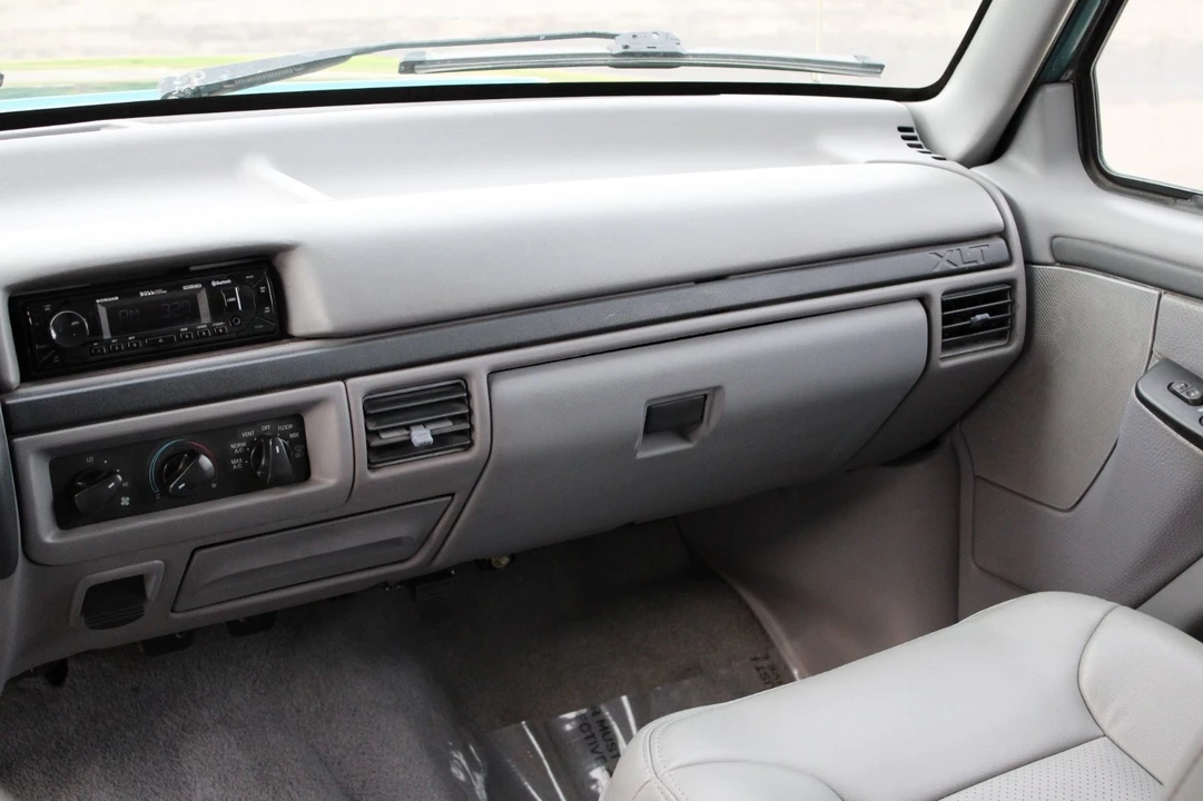 1996 Ford Bronco 5th Gen - Image 16 of 17