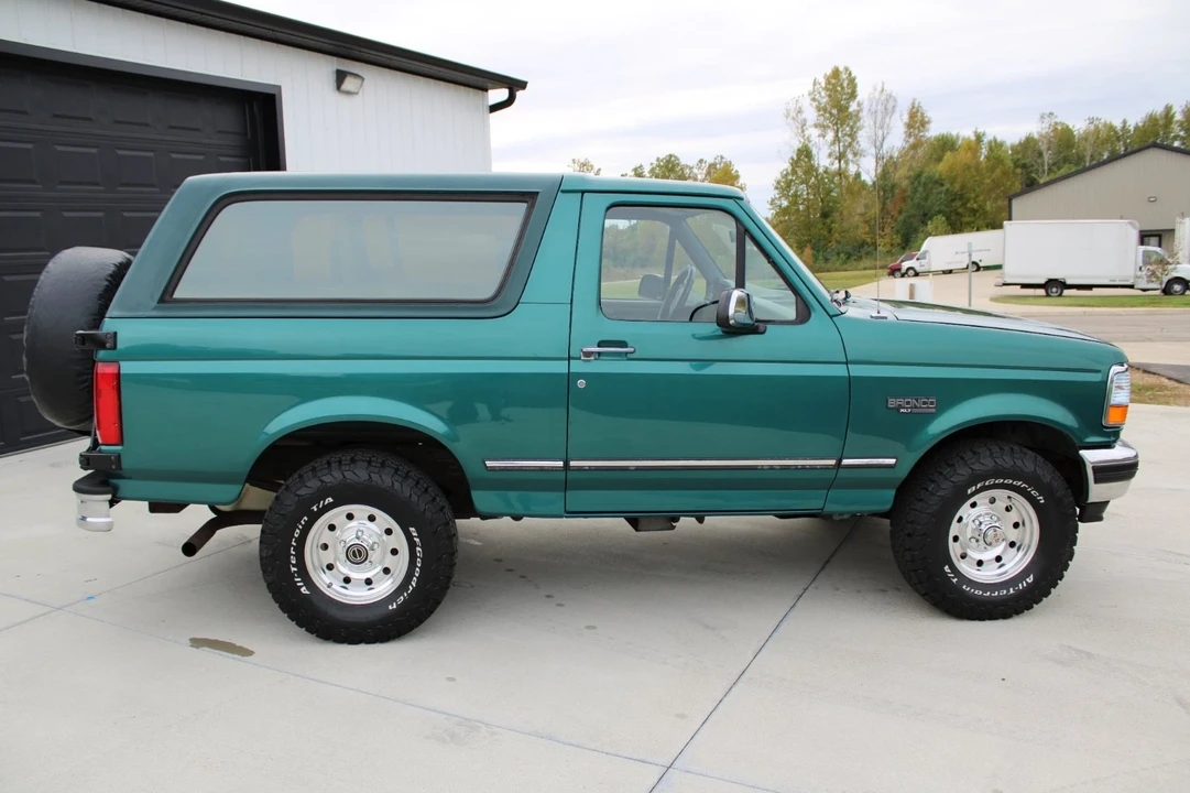 1996 Ford Bronco 5th Gen - Image 6 of 17