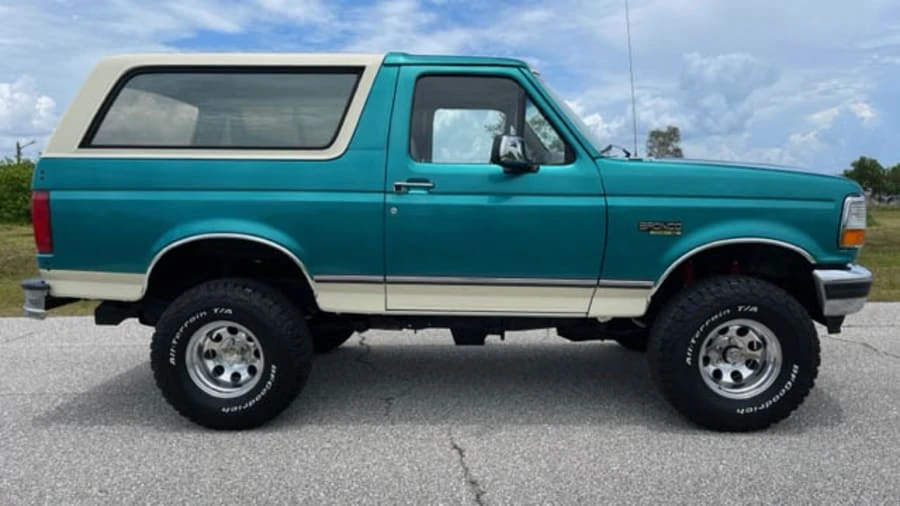 1996 Ford Bronco 5th Gen - Image 2 of 13