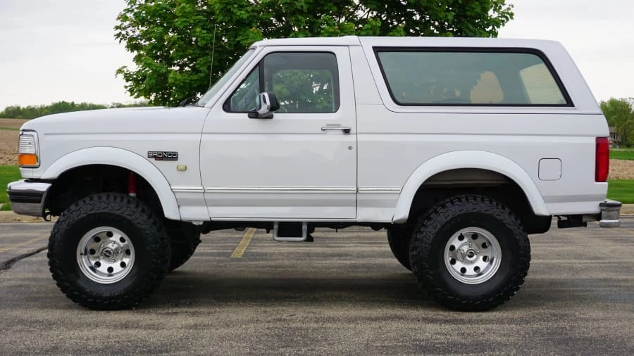 1996 Ford Bronco 5th Gen - Image 2 of 26