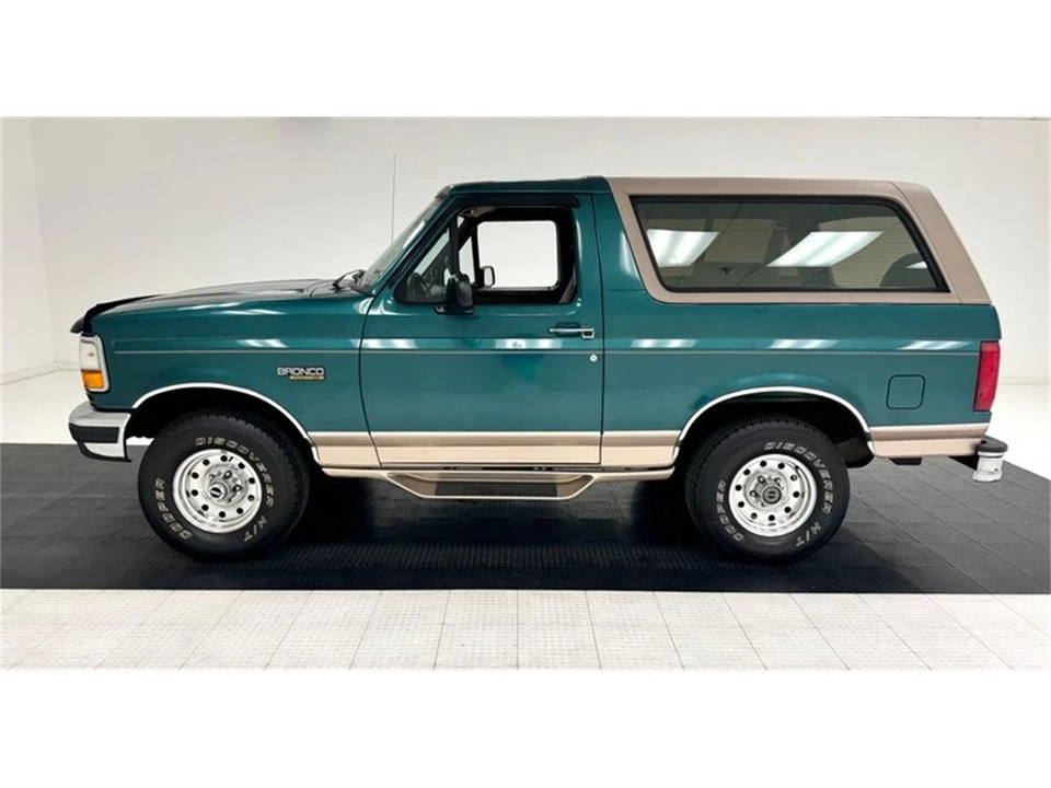 1996 Ford Bronco 5th Gen - Image 2 of 31