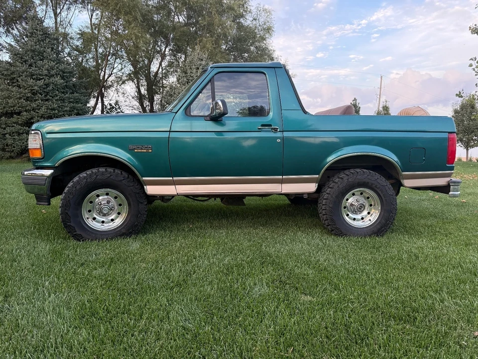 1996 Ford Bronco 5th Gen - Image 2 of 21