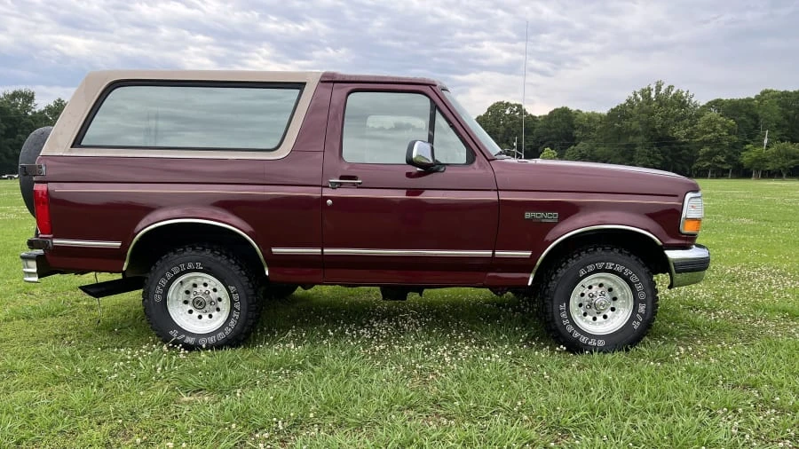 1996 Ford Bronco 5th Gen - Image 2 of 11