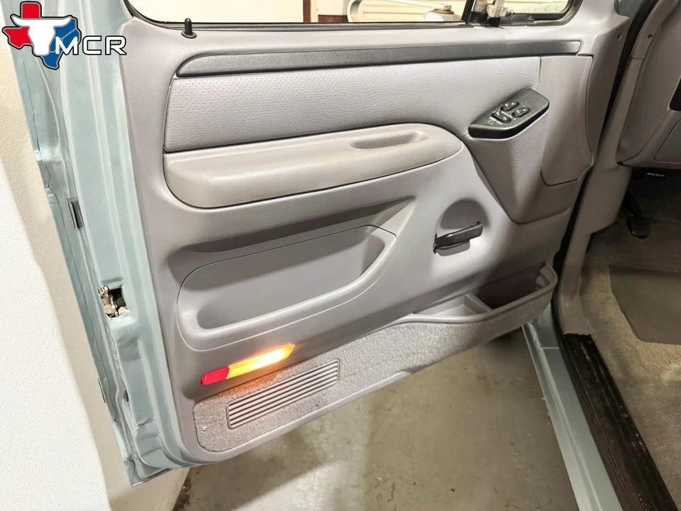 1996 Ford Bronco 5th Gen - Image 29 of 31