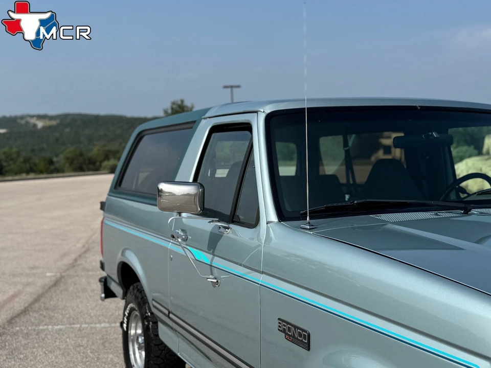 1996 Ford Bronco 5th Gen - Image 14 of 31