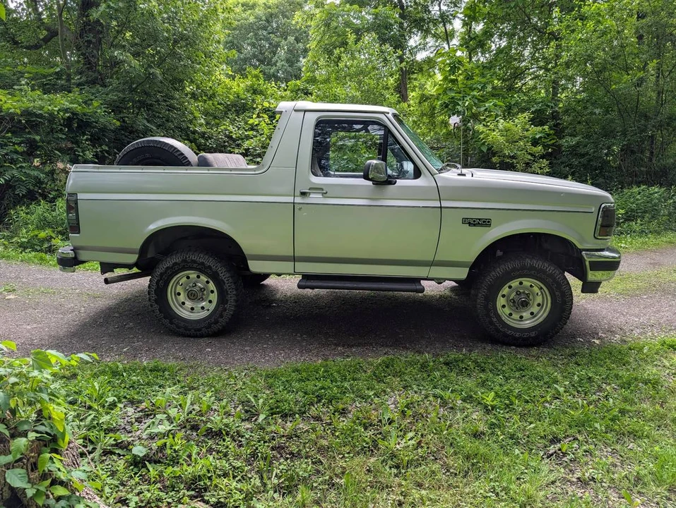 1996 Ford Bronco 5th Gen - Image 3 of 17