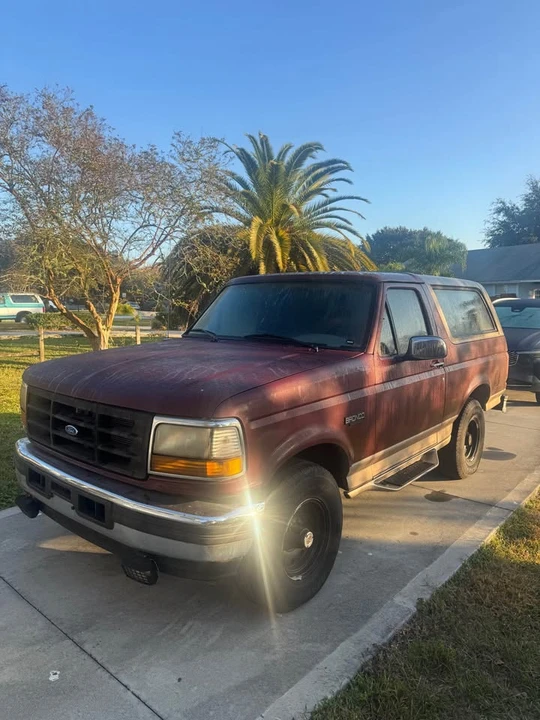 1996 Ford Bronco 5th Gen - Image 2 of 10