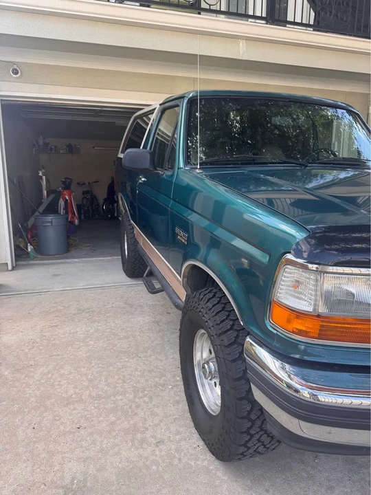 1996 Ford Bronco 5th Gen - Image 2 of 12