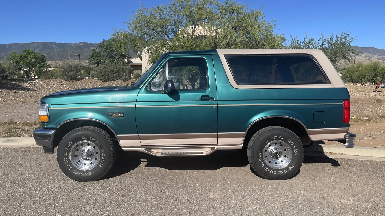 1996 Ford Bronco 5th Gen - Image 19 of 31