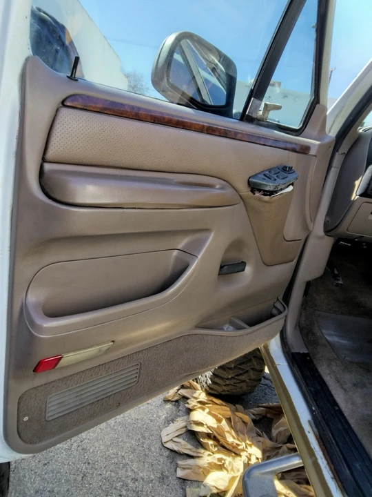 1996 Ford Bronco 5th Gen - Image 7 of 13