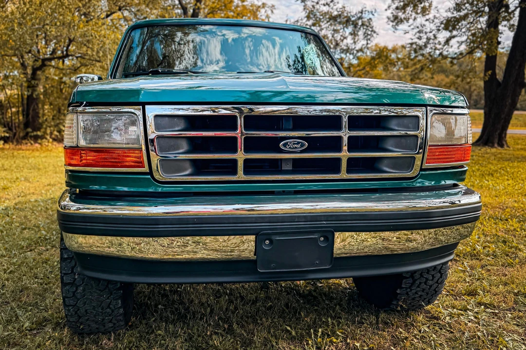 1996 Ford Bronco 5th Gen - Image 2 of 31