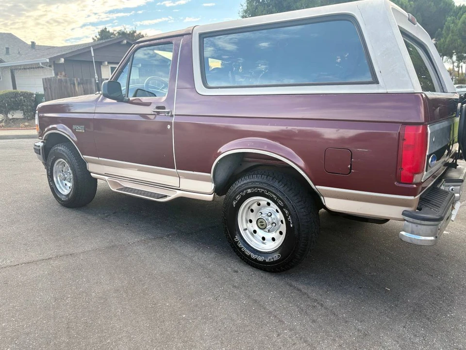 1996 Ford Bronco 5th Gen - Image 2 of 24