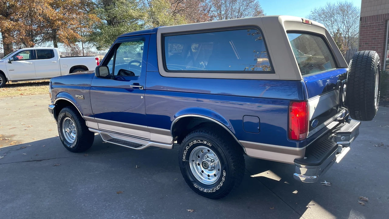 1996 Ford Bronco 5th Gen - Image 2 of 11