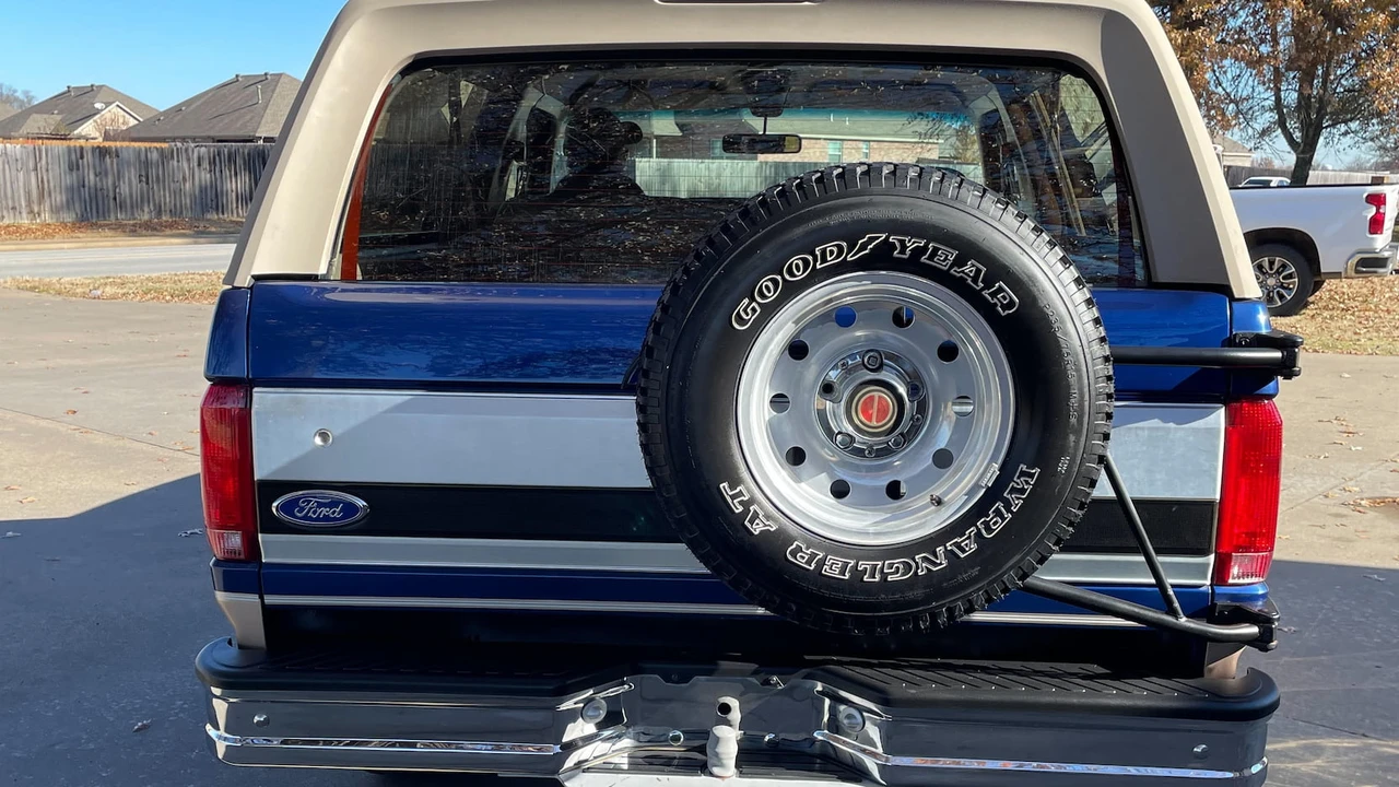 1996 Ford Bronco 5th Gen - Image 11 of 11