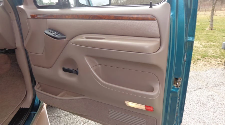 1996 Ford Bronco 5th Gen - Image 6 of 8