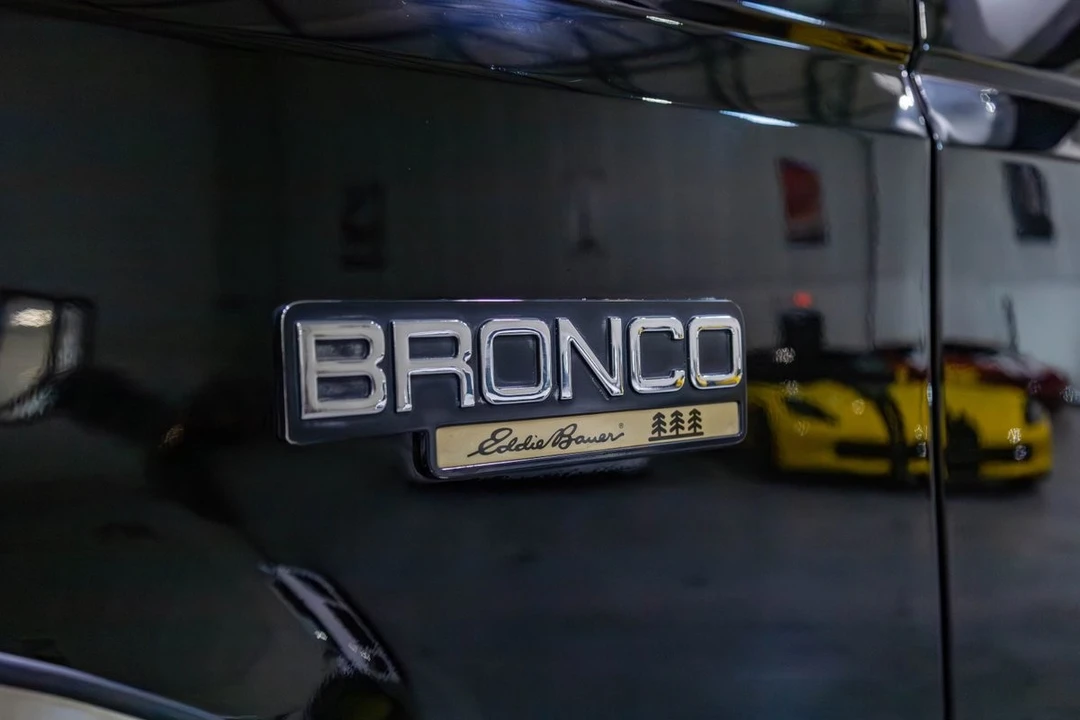 1996 Ford Bronco 5th Gen - Image 3 of 16