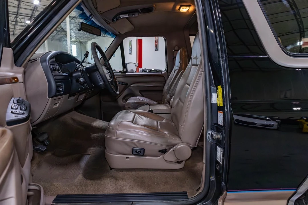 1996 Ford Bronco 5th Gen - Image 5 of 16