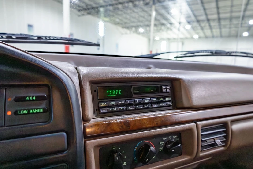 1996 Ford Bronco 5th Gen - Image 8 of 16
