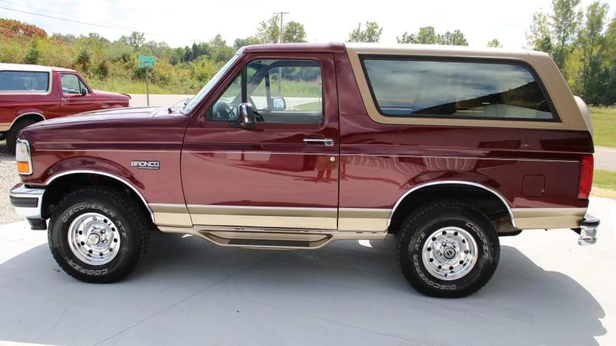 1996 Ford Bronco 5th Gen - Image 2 of 23