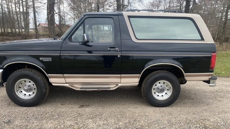 1996 Ford Bronco 5th Gen - Image 2 of 12