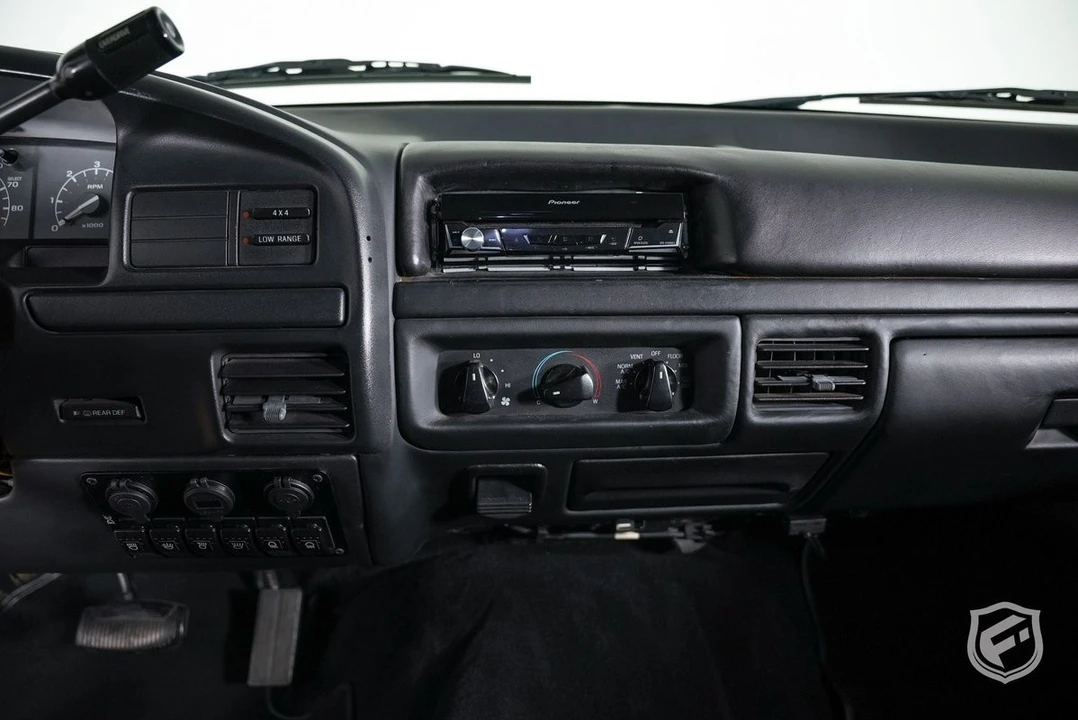 1996 Ford Bronco 5th Gen - Image 24 of 31