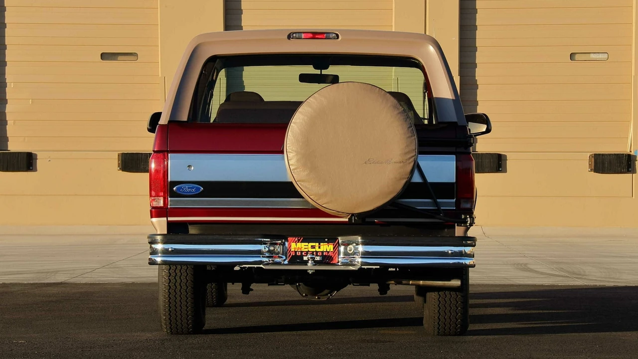 1996 Ford Bronco 5th Gen - Image 15 of 29