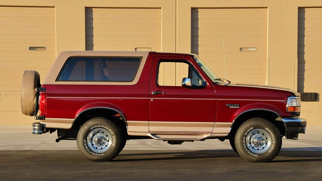 1996 Ford Bronco 5th Gen - Image 2 of 29