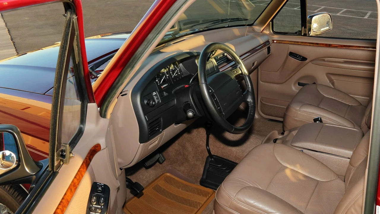 1996 Ford Bronco 5th Gen - Image 4 of 29
