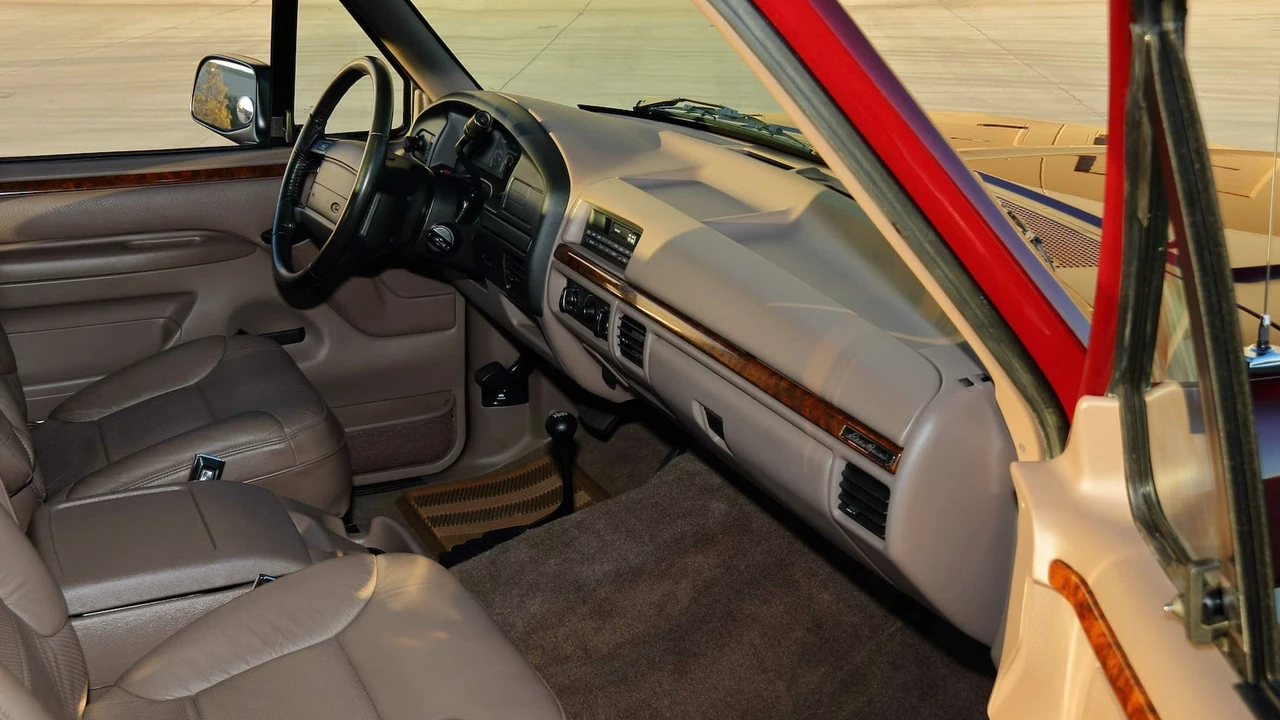 1996 Ford Bronco 5th Gen - Image 5 of 29