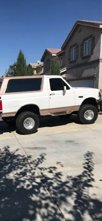 1996 Ford Bronco 5th Gen - Image 2 of 3