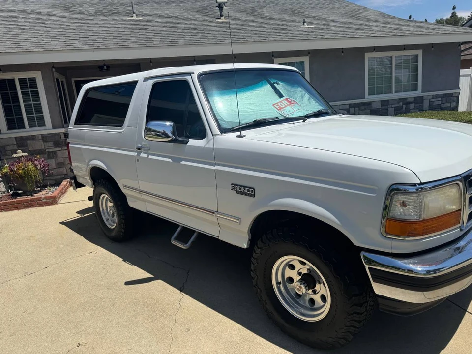 1996 Ford Bronco 5th Gen - Image 2 of 8