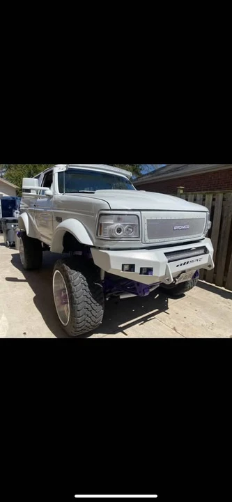 1996 Ford Bronco 5th Gen - Image 2 of 11