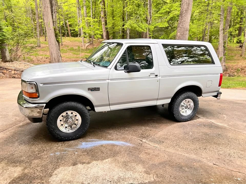 1996 Ford Bronco 5th Gen - Image 2 of 12