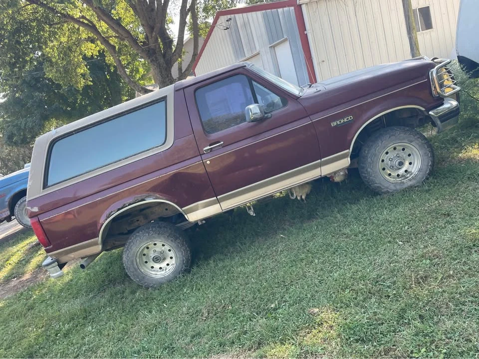 1996 Ford Bronco 5th Gen - Image 12 of 13