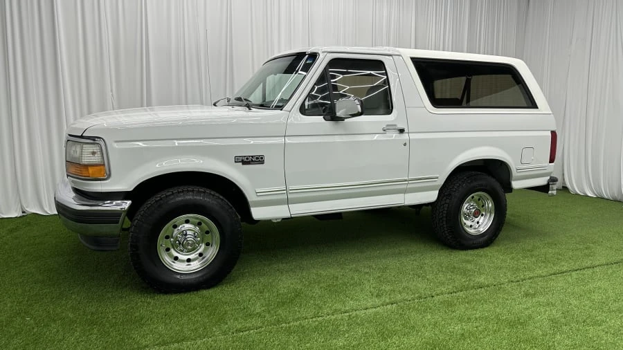 1996 Ford Bronco 5th Gen - Image 4 of 25