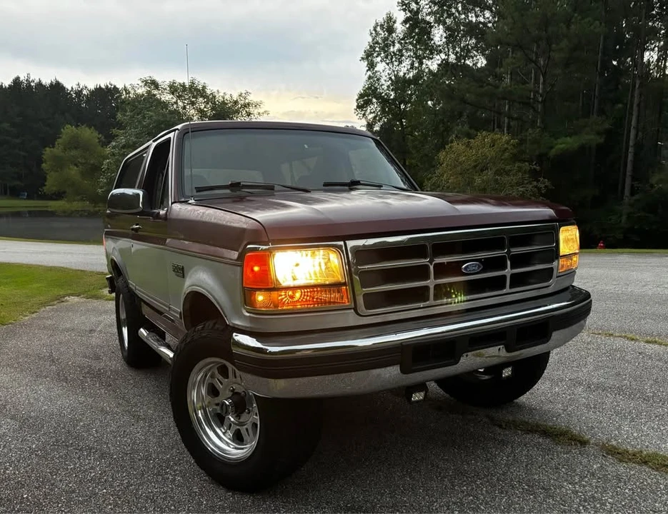 1996 Ford Bronco 5th Gen - Image 2 of 8