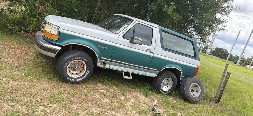 1996 Ford Bronco 5th Gen - Image 2 of 11