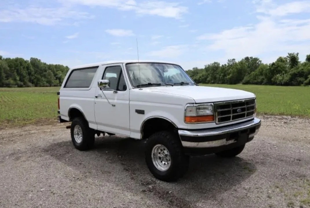 1996 Ford Bronco 5th Gen - Image 2 of 14