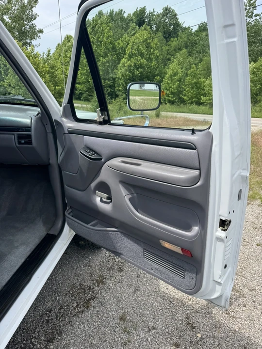 1996 Ford Bronco 5th Gen - Image 9 of 14