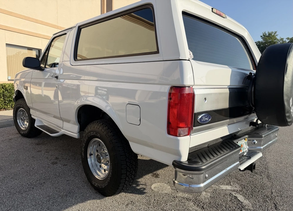 1996 Ford Bronco 5th Gen - Image 3 of 18