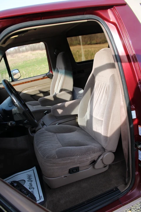 1996 Ford Bronco 5th Gen - Image 9 of 16