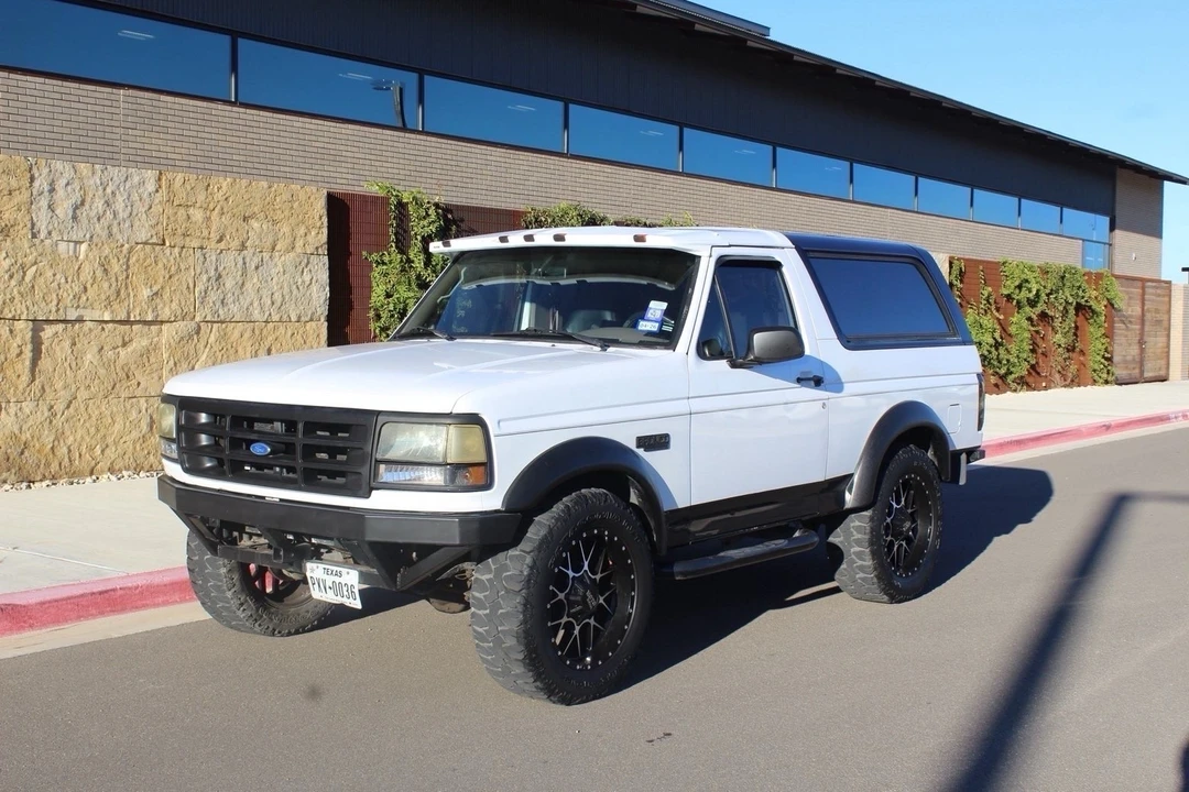 1996 Ford Bronco 5th Gen - Image 2 of 18
