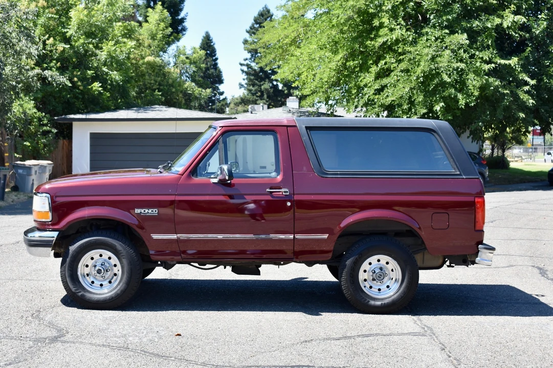 1996 Ford Bronco 5th Gen - Image 4 of 21