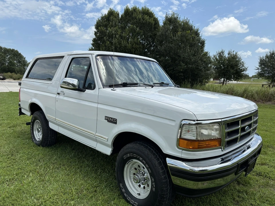 1996 Ford Bronco 5th Gen - Image 2 of 11