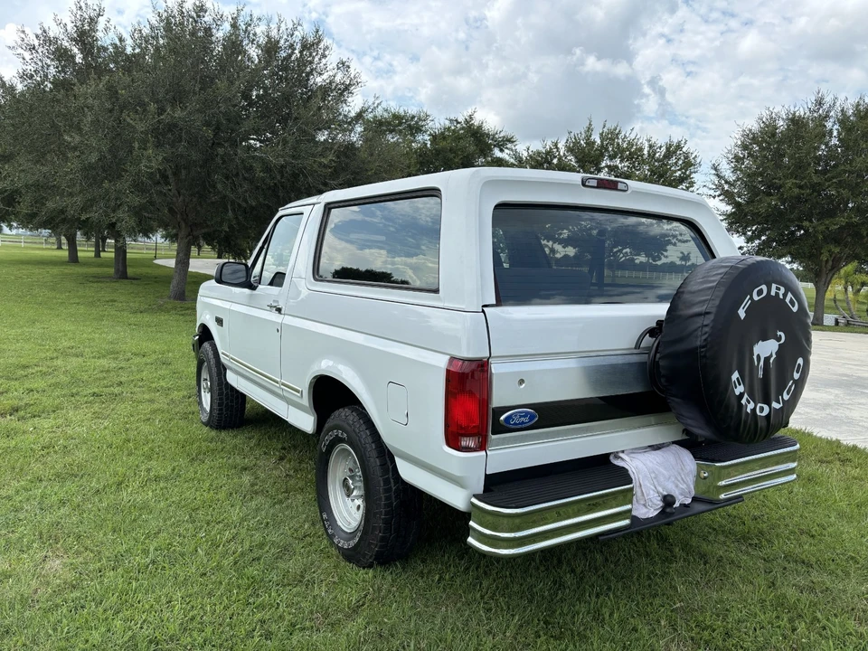 1996 Ford Bronco 5th Gen - Image 5 of 11