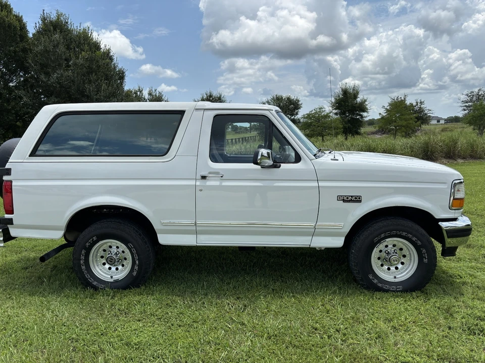 1996 Ford Bronco 5th Gen - Image 3 of 11