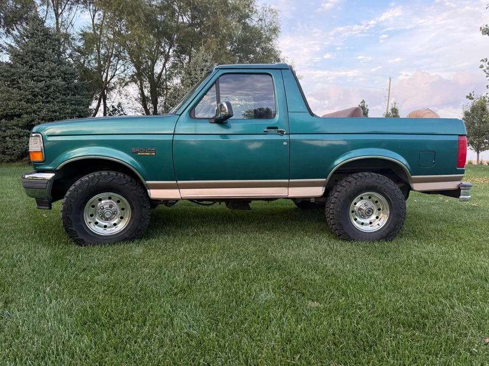 1996 Ford Bronco 5th Gen - Image 2 of 21